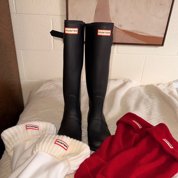 Hunter Original Tall Rain Boots (Hunter socks included) - Picture 1 of 5